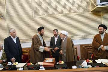 تجلیل از اساتید ارتقا یافته در تالار اندیشه